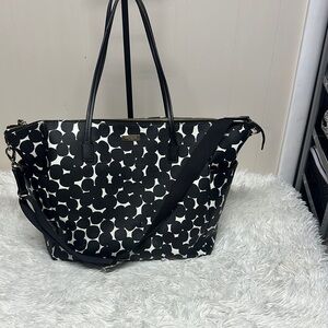 Kate Spade Black and White Graphic Tote / Diaper Bag Lots of pockets MSRP 398